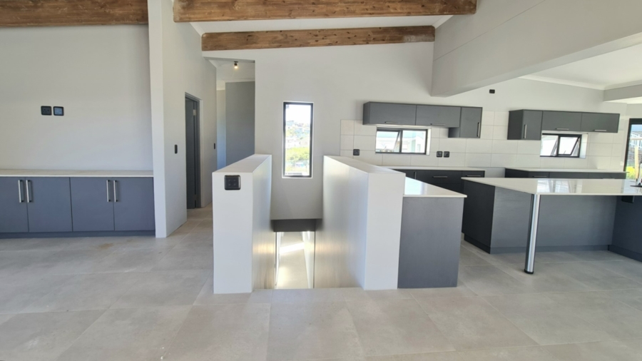 4 Bedroom Property for Sale in Whale Rock Western Cape